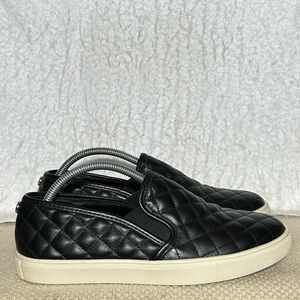 Steve Madden Womens Ecentrcq Black Quilted SlipOn Fashion Sneakers Shoes SZ 9M